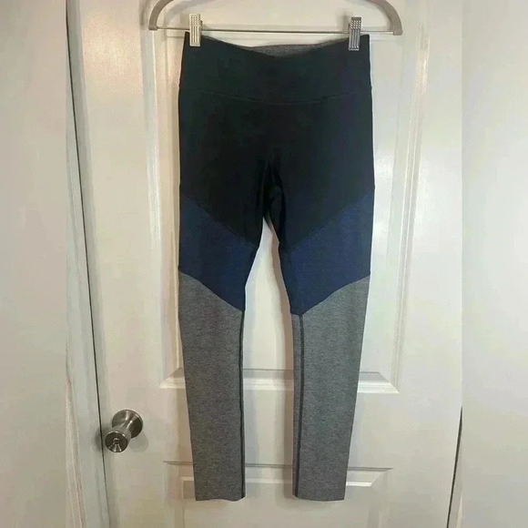 Outdoor Voices Women’s Tri-Color Blue Spring 7/8 Leggings - Size Small - Picture 1 of 4